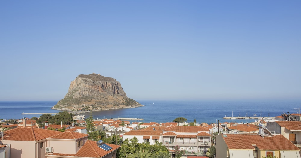 Monemvasia Green Apartments 52/60