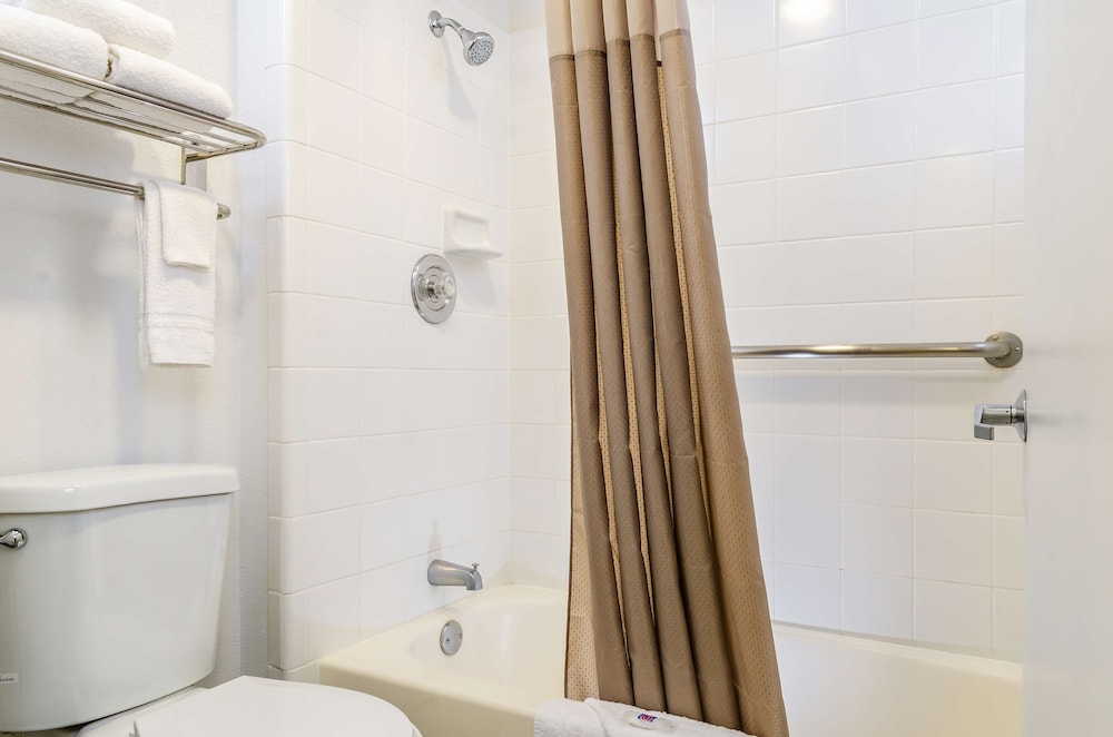 Studio6 Fresno, CA - Extended Stay 36/37