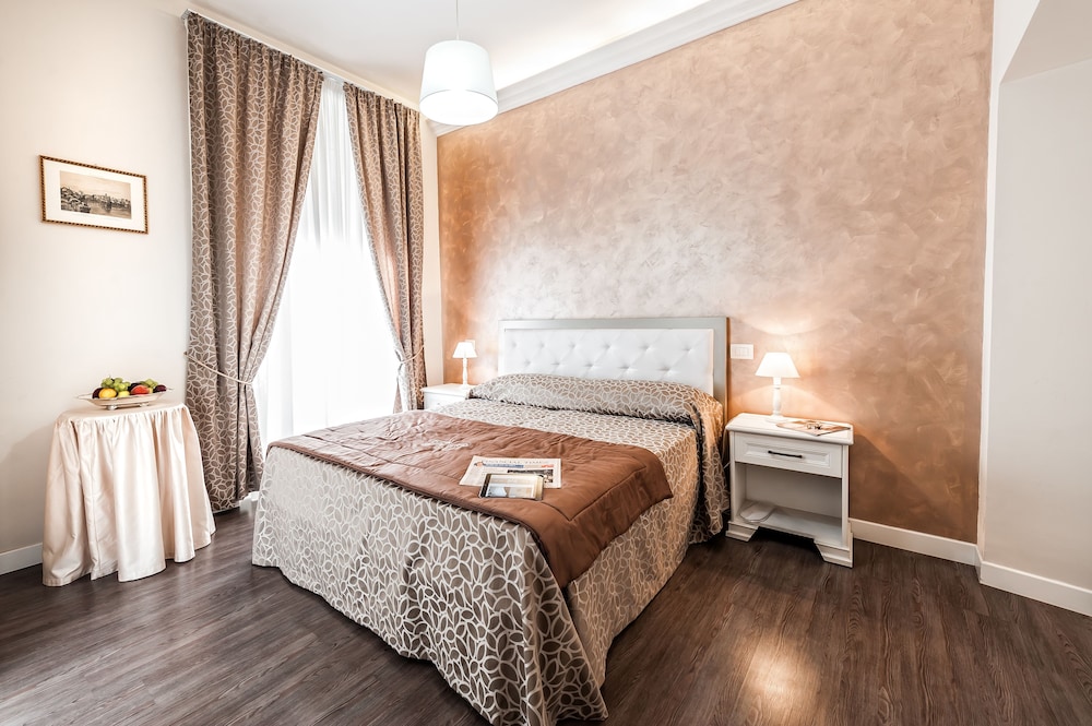 Relais de L Opera 48/72