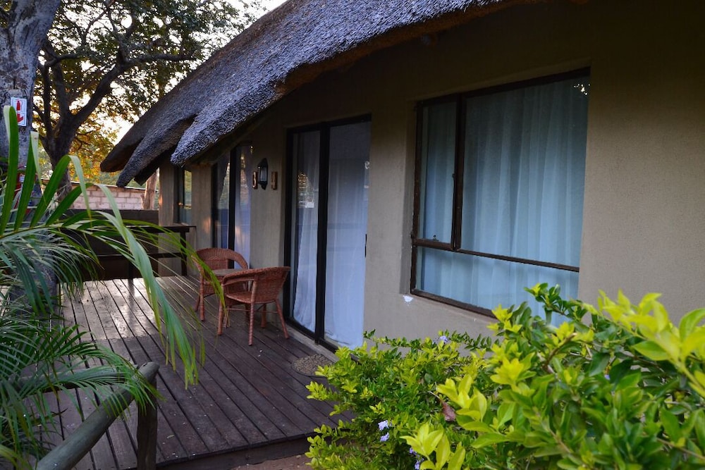 Chobe Sunset Chalets 2/49