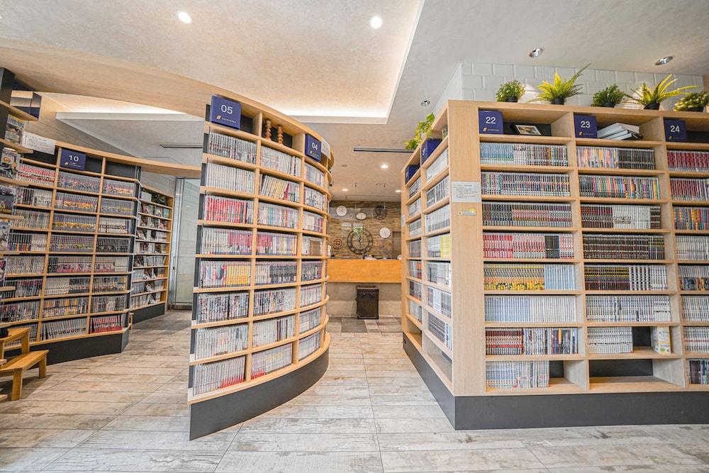 Quintessa Hotel Tokyo Haneda Comic & Books 55/61