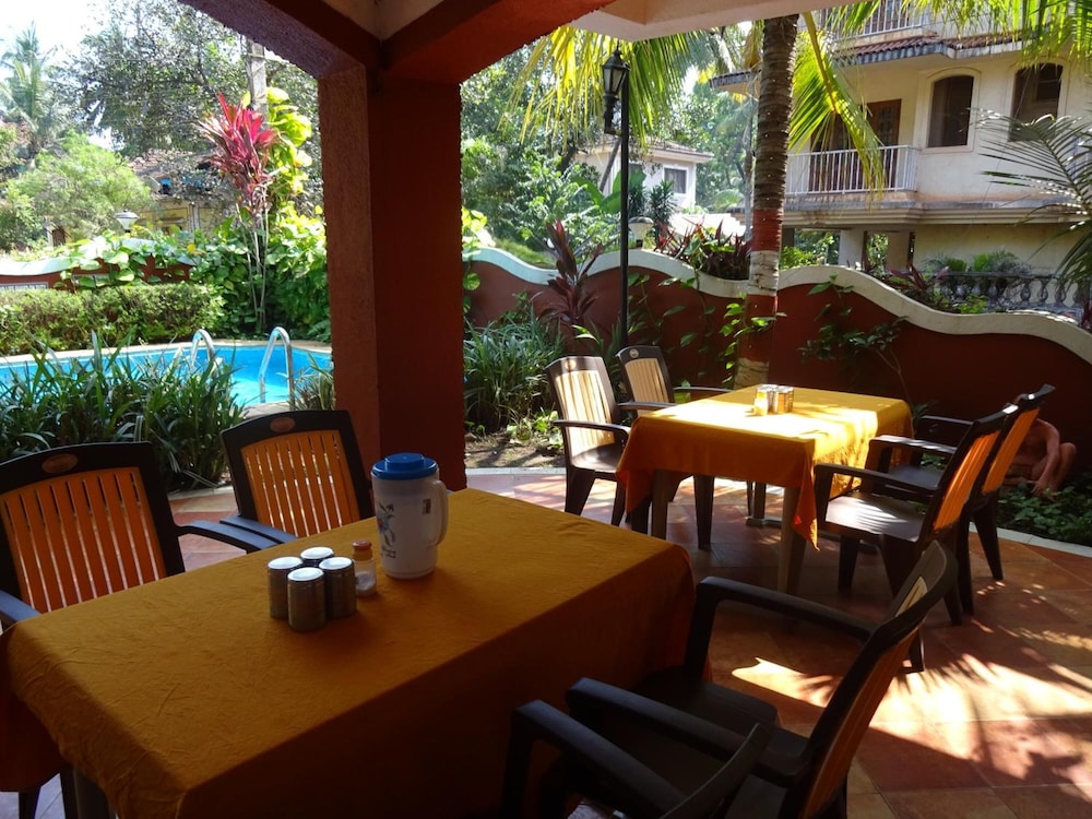 Renzo's Inn 30/50