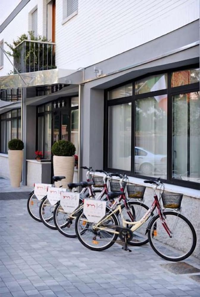 M14 Hotel 49/56