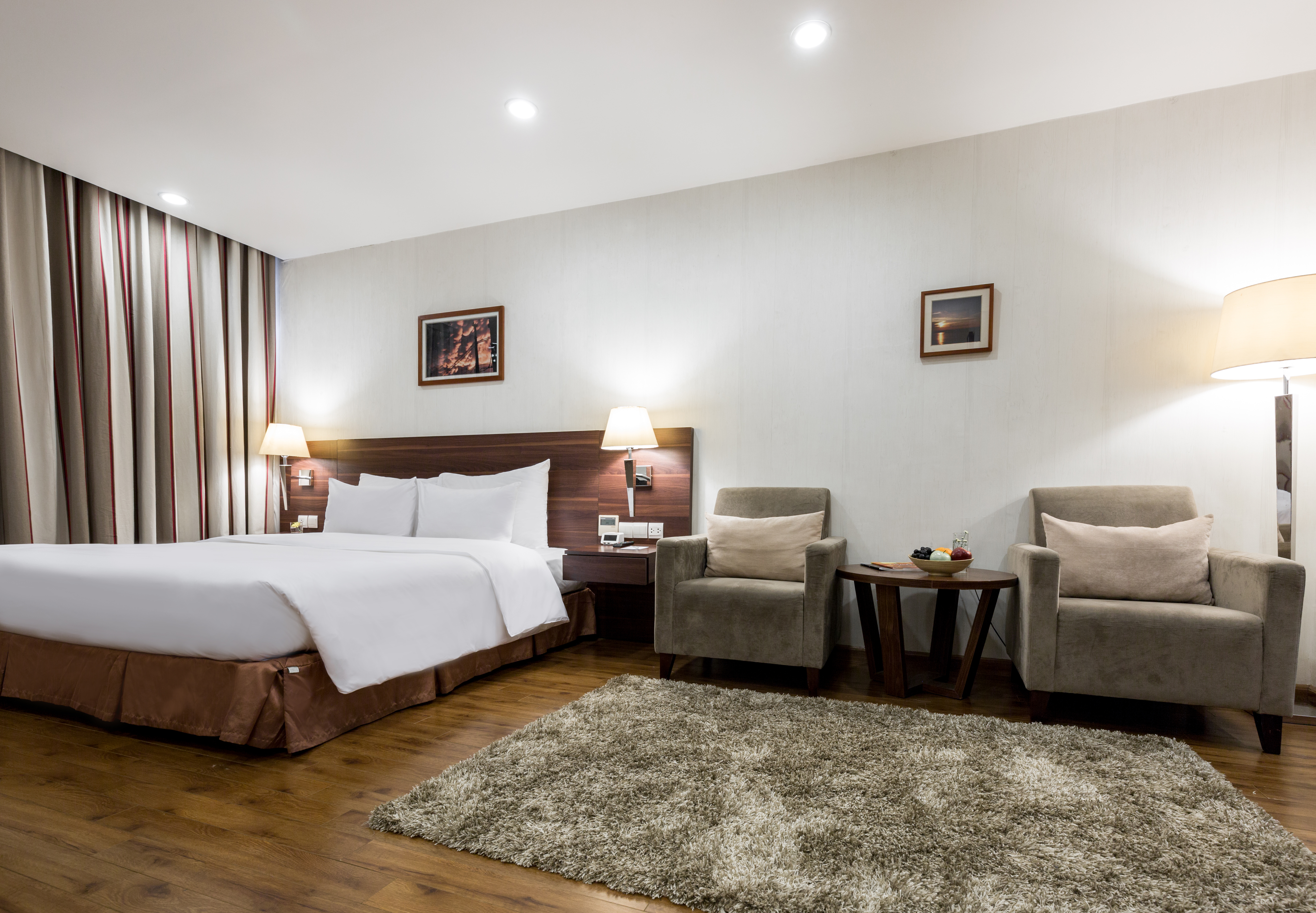 SUITE, DOUBLE BED, LAKE VIEW
