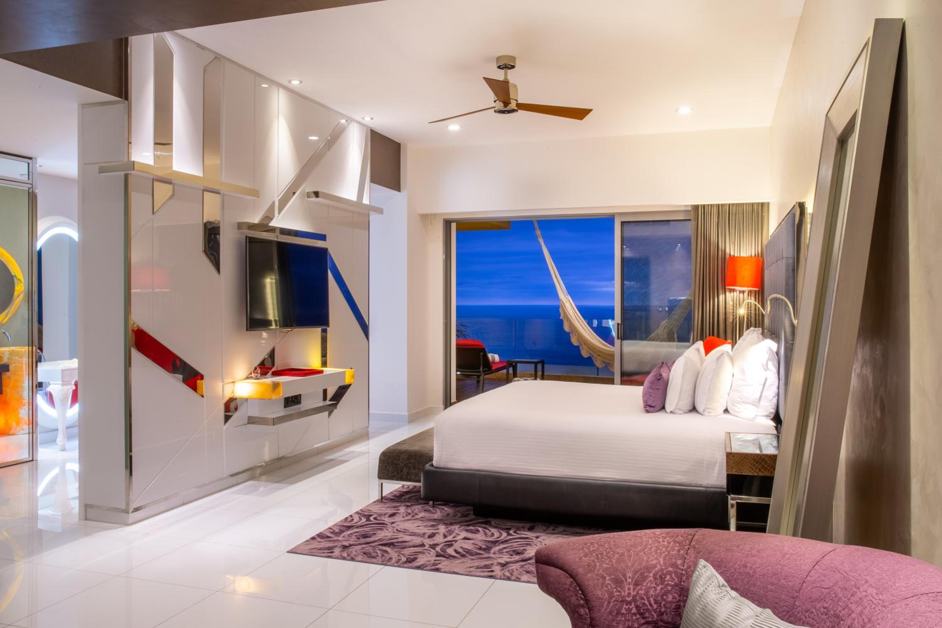 Suite, North Wing