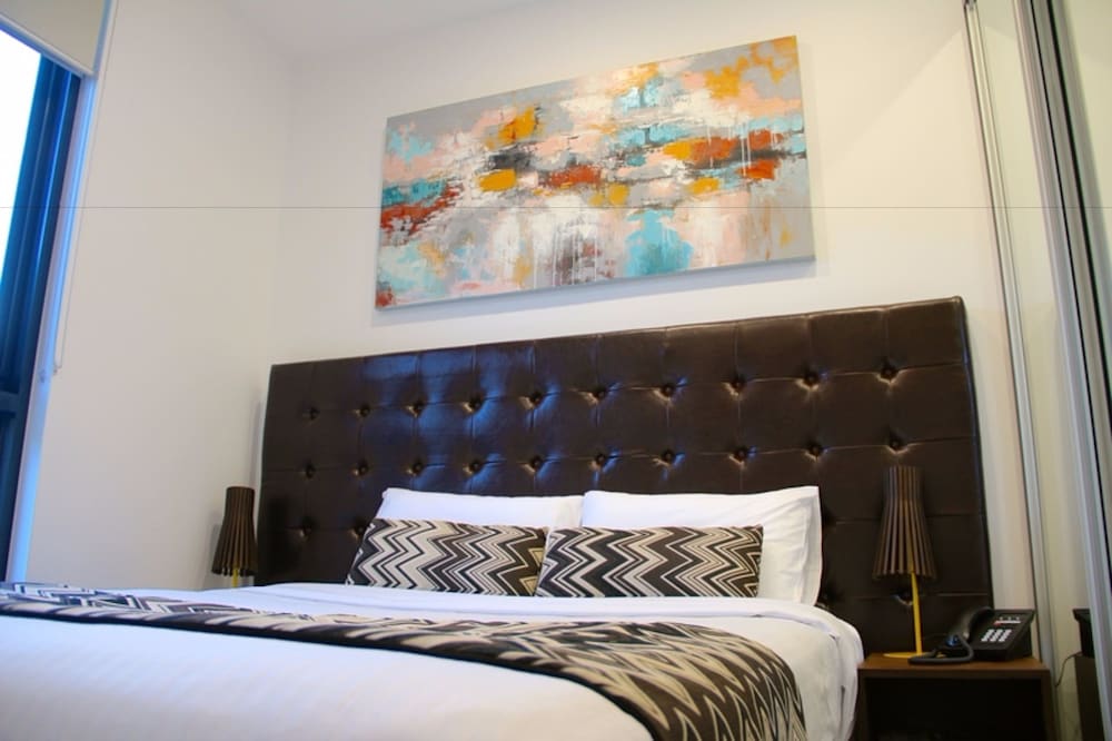 Whitehorse Apartment Hotel 28/47