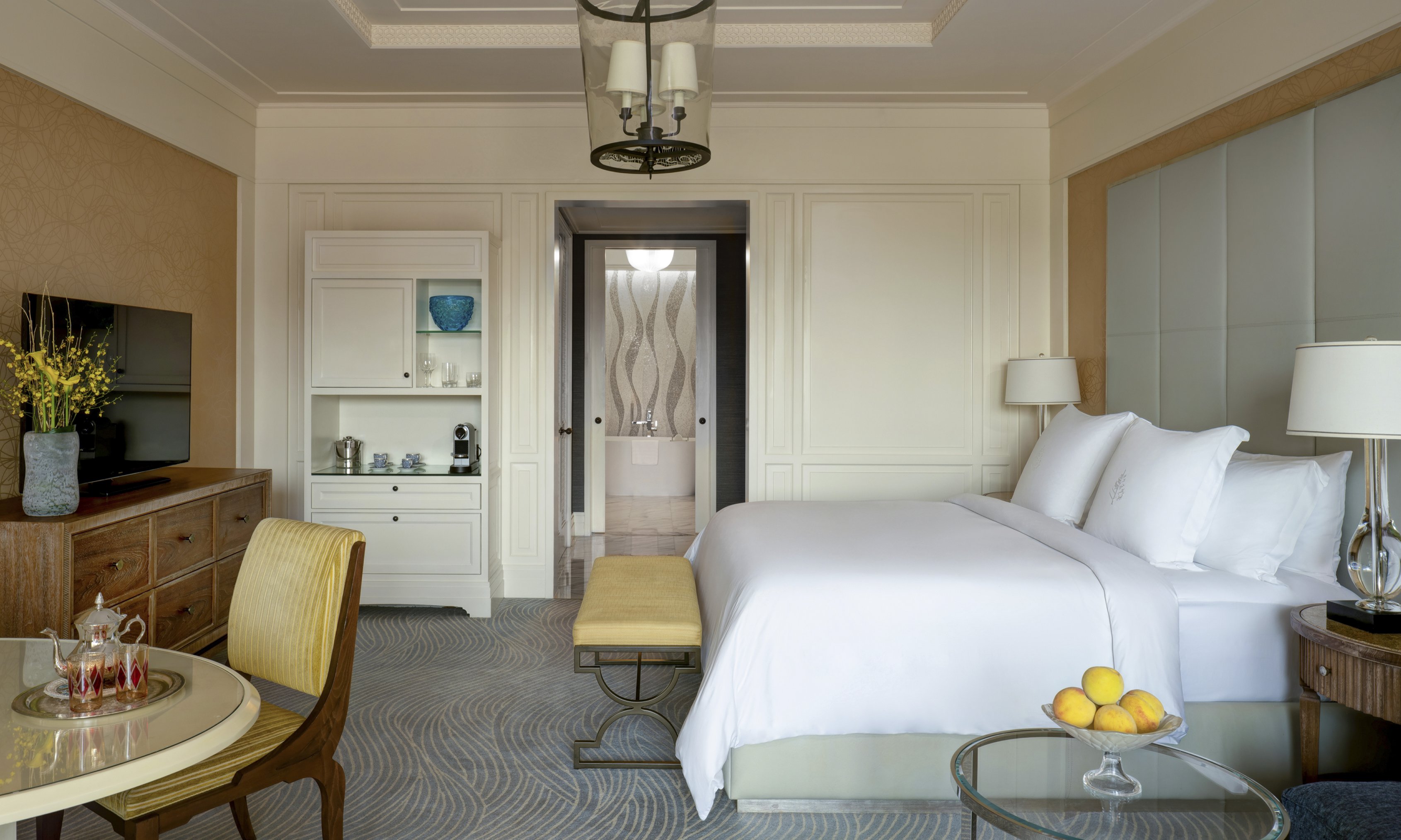 DELUXE, KING BED, CITY VIEW