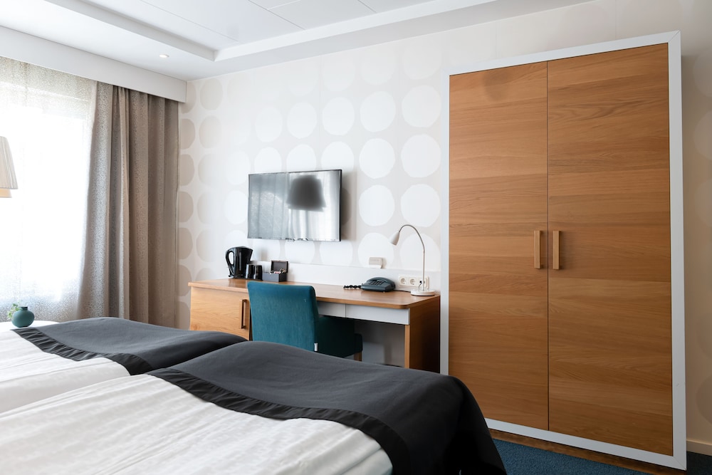 Elite Hotel Marina Plaza 10/50