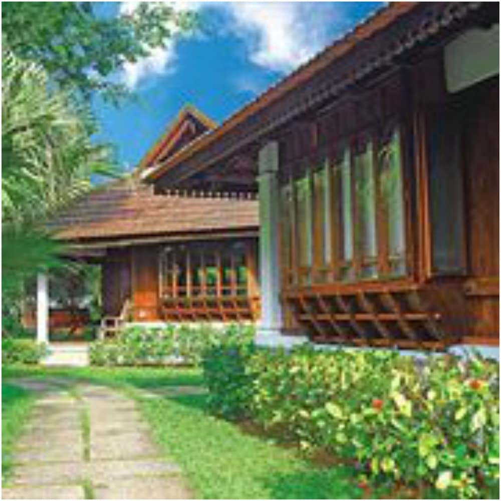 Kumarakom Lake Resort 5/50