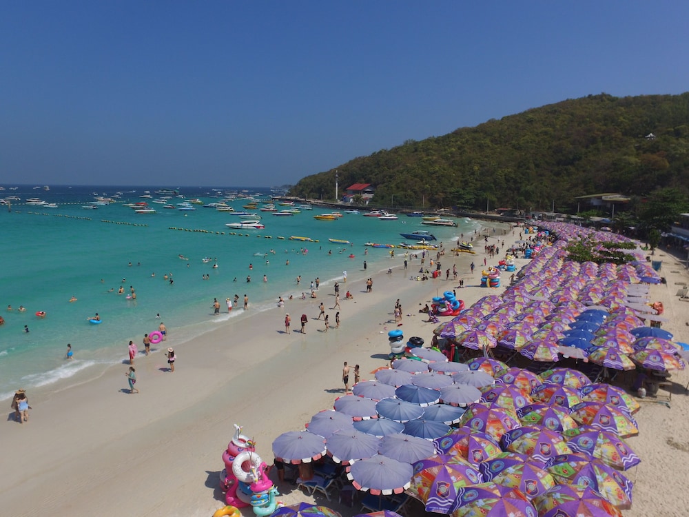 Tawaen Beach Resort 24/31