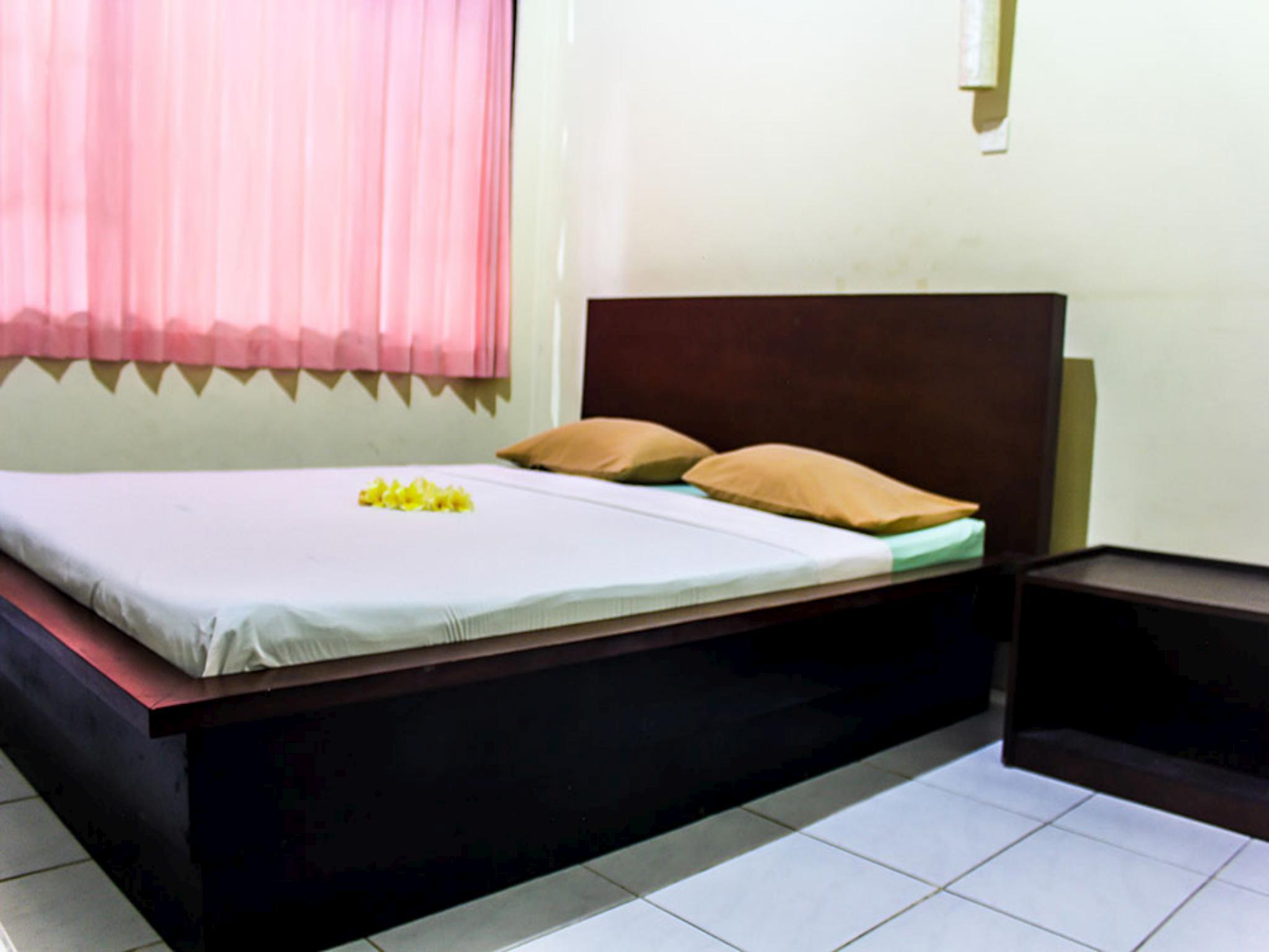 Budhi Beach Inn 10/30