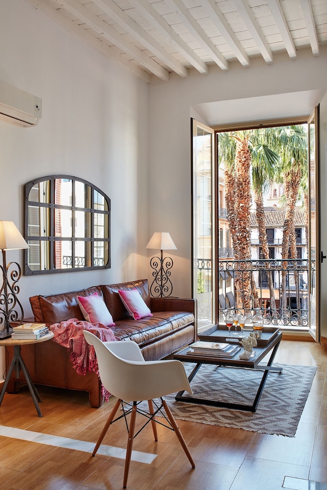 Lodgingmalaga Plaza de La Constitucion 44/76