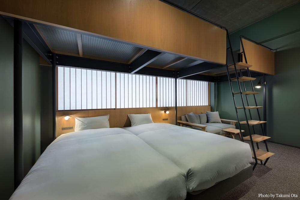 LOFT, MODERATE