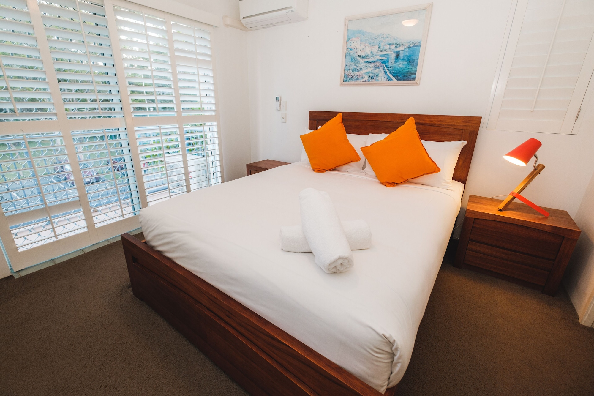 2 BEDROOMS, GARDEN VIEW