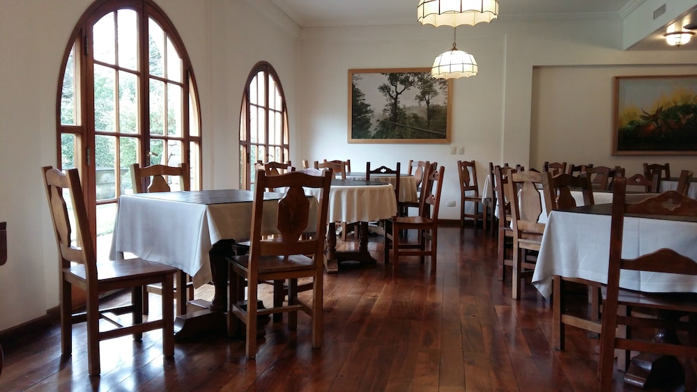 Le Chatelet Hotel 49/55