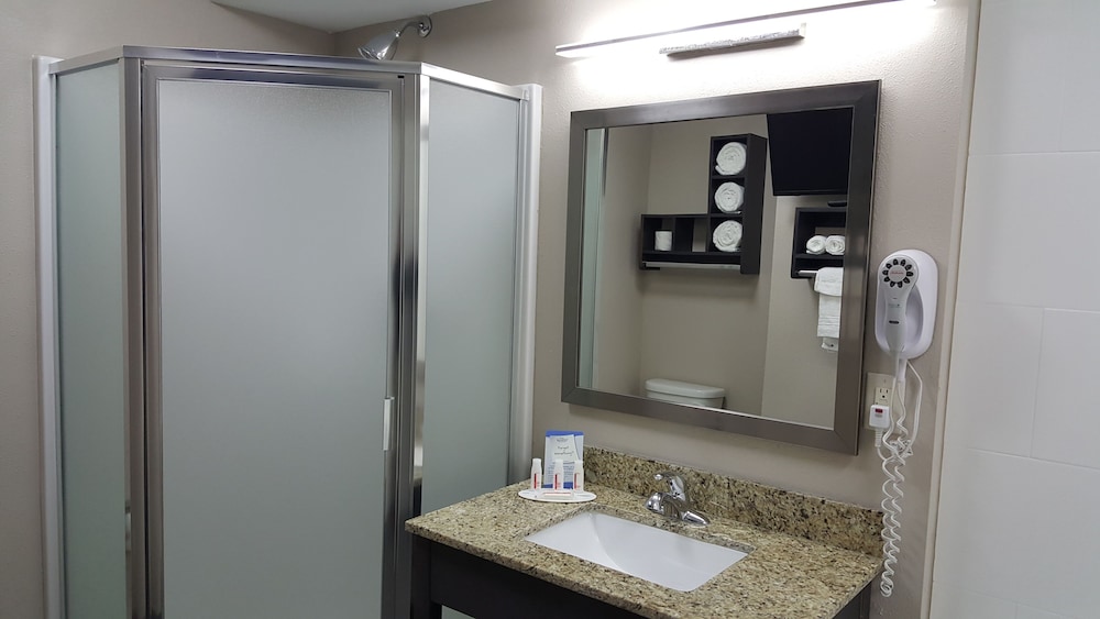 Baymont By Wyndham Clarksville 21/39