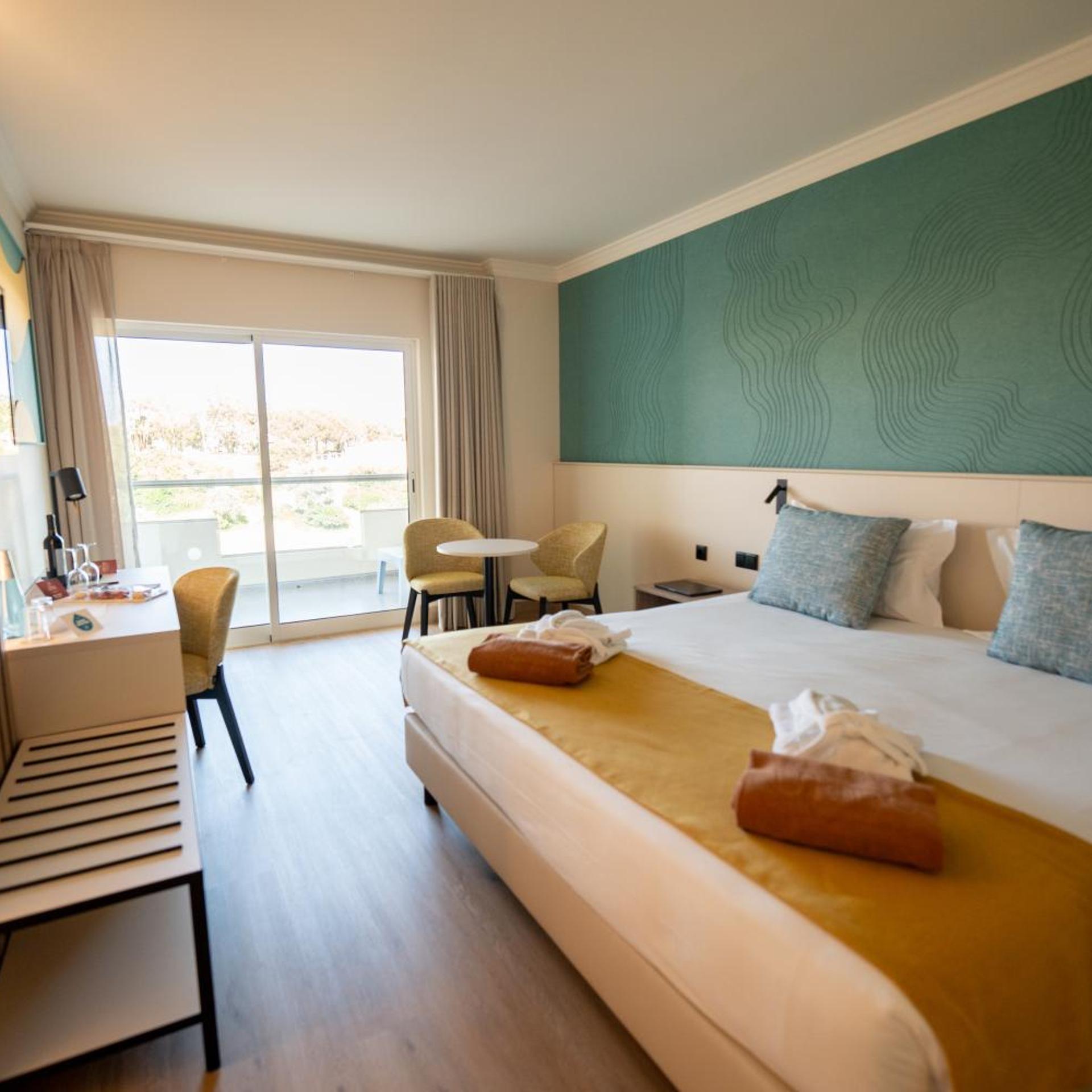 Fantasy, Family, Single Bed, Lateral Side Sea View