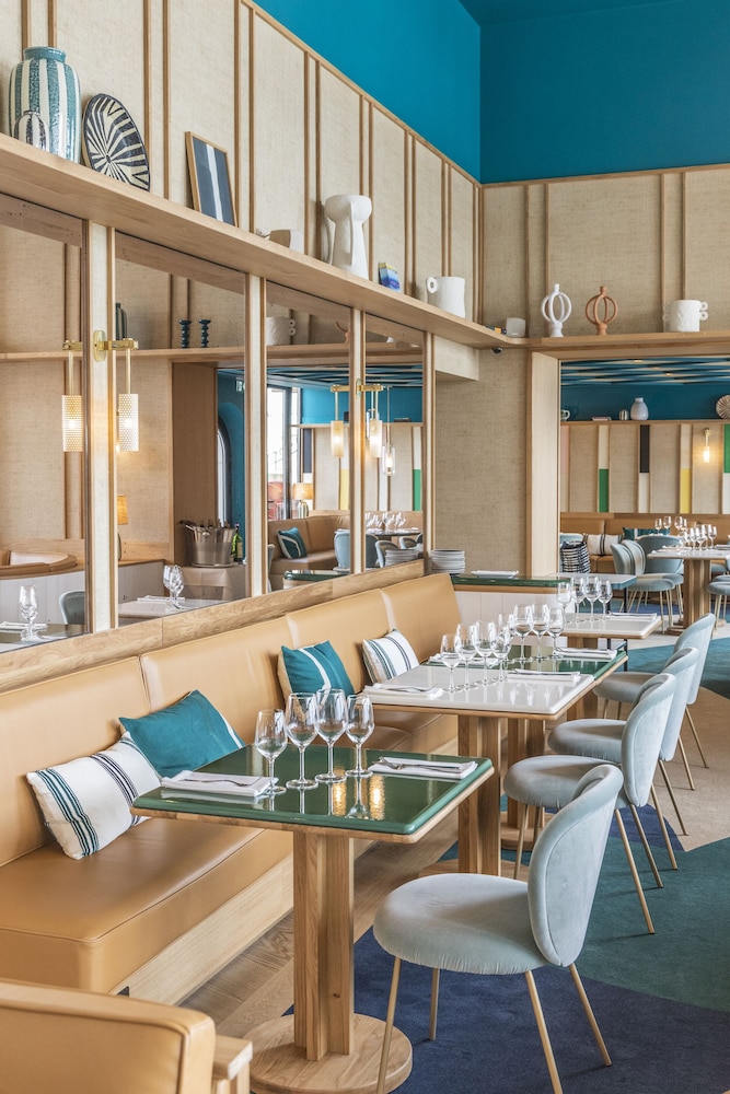 Hotel Le Cafe de Paris 34/50
