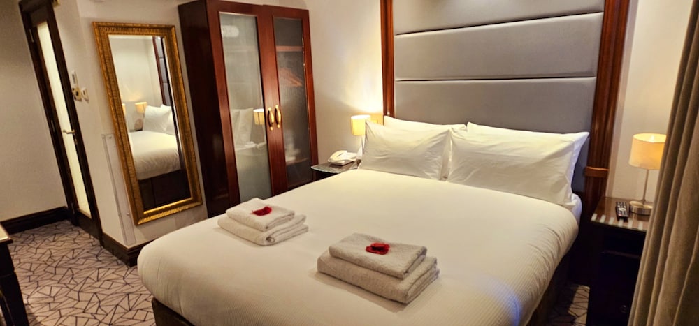 Room, Double Bed