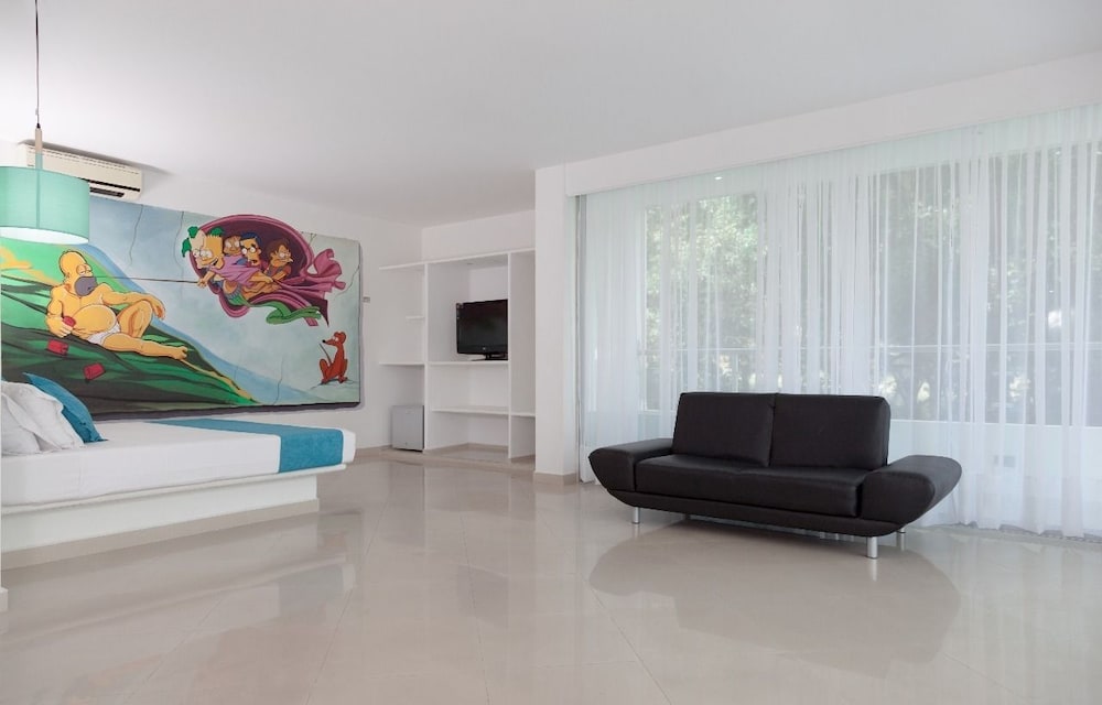 Hotel Paraiso Estudios 18/28
