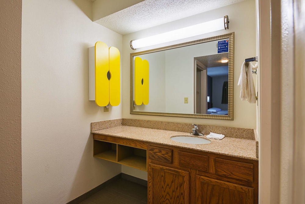 Studio 6 Extended Stay - Greensboro, NC 43/47