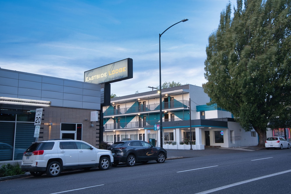 Eastside Lodge 53/60