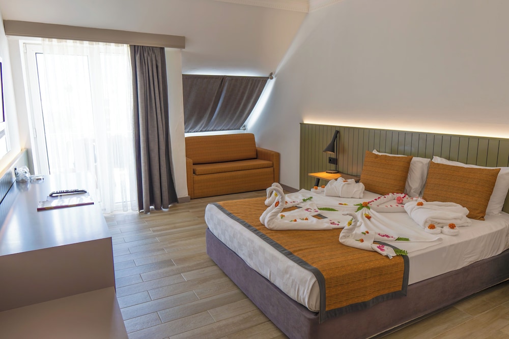 Queens Park Goynuk Hotel All Inclusive 12/50