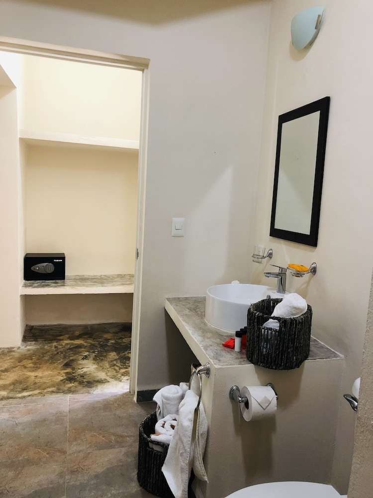 Tierra Maya Hotel Spa & Sanctuary 65/68
