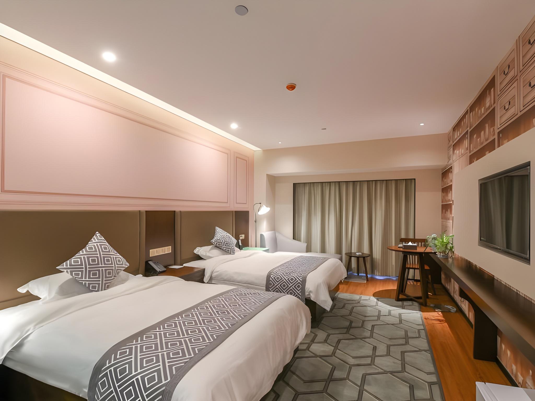 DELUXE, TWIN BEDS
