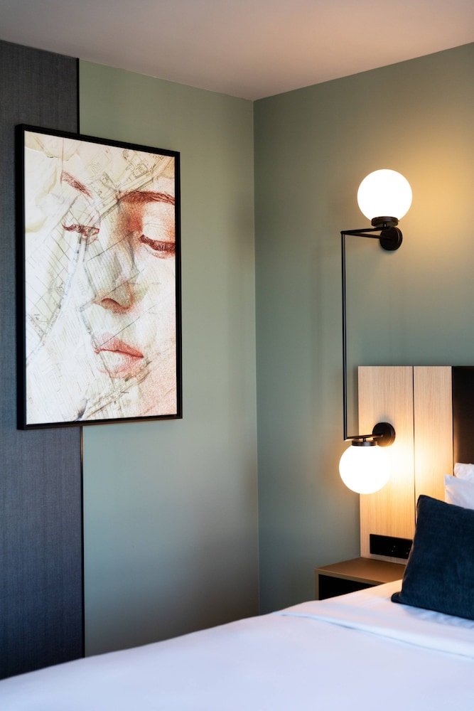 RENAISSANCE AMSTERDAM SCHIPHOL AIRPORT HOTEL 12/36