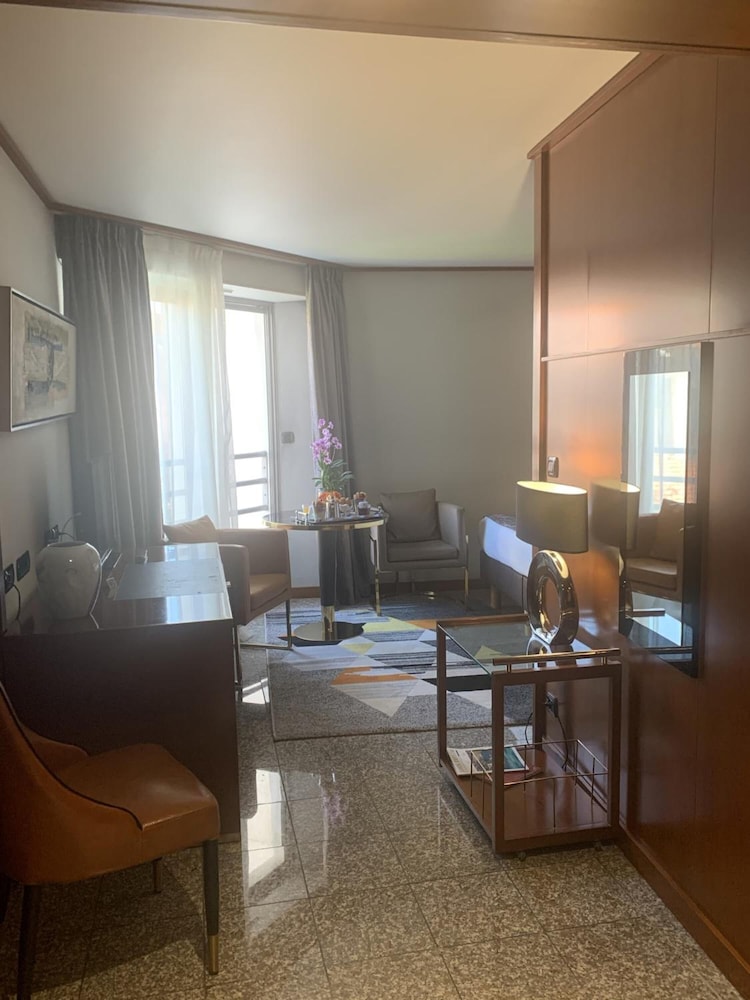 Hotel Goldstar Resort And Suites 26/50