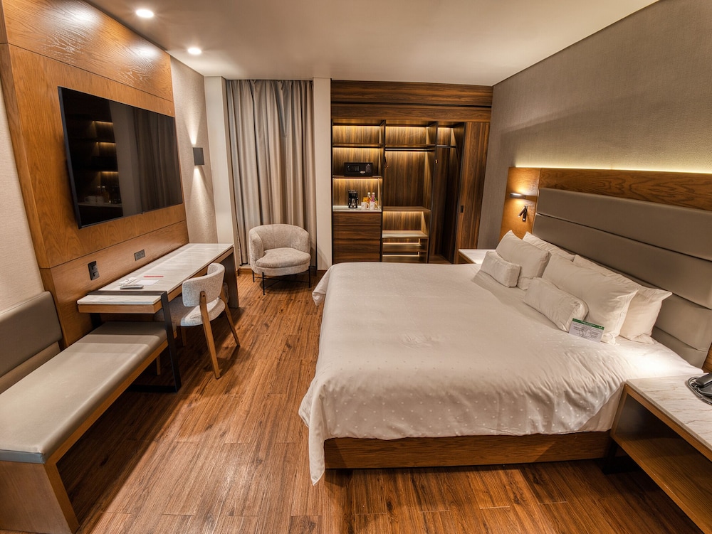 Superior, King Bed