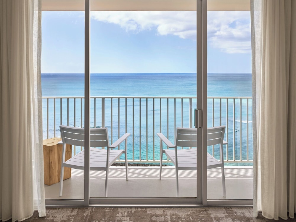 Alohilani Resort Waikiki Beach 39/67