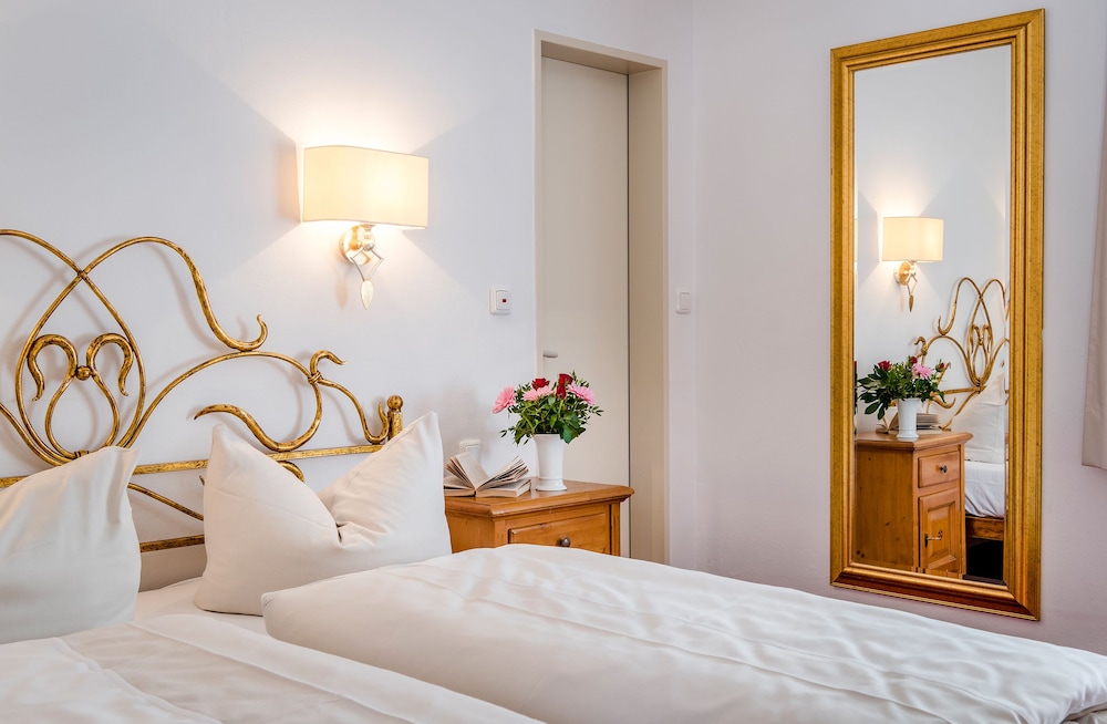 Hotel Laimer Hof Nymphenburg Palace Munich 17/60