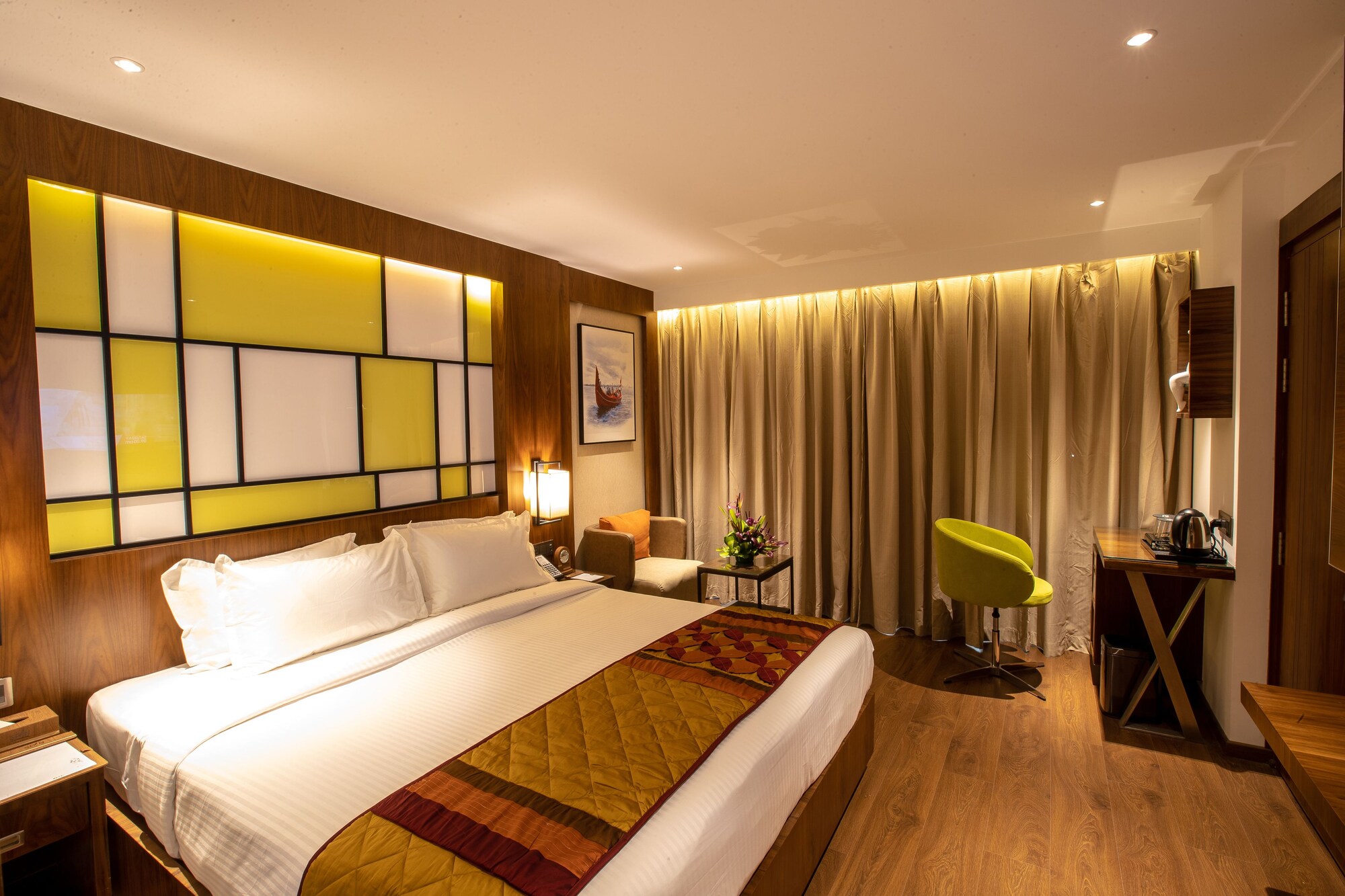 DELUXE, DOUBLE BED