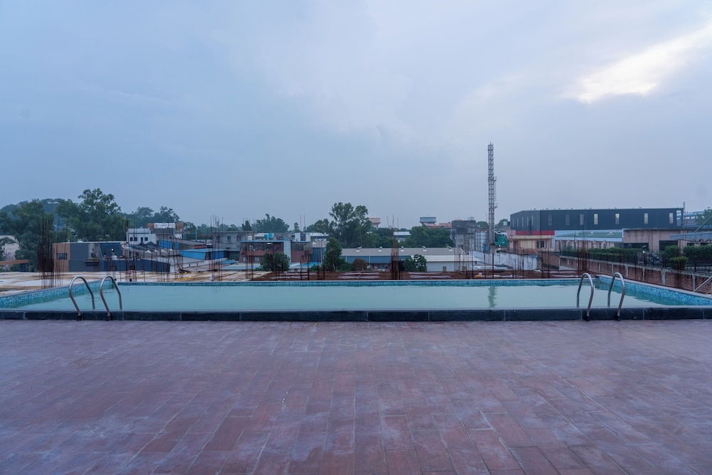 Ramada Encore By Wyndham Bhiwadi Phool Bagh Chowk 47/53