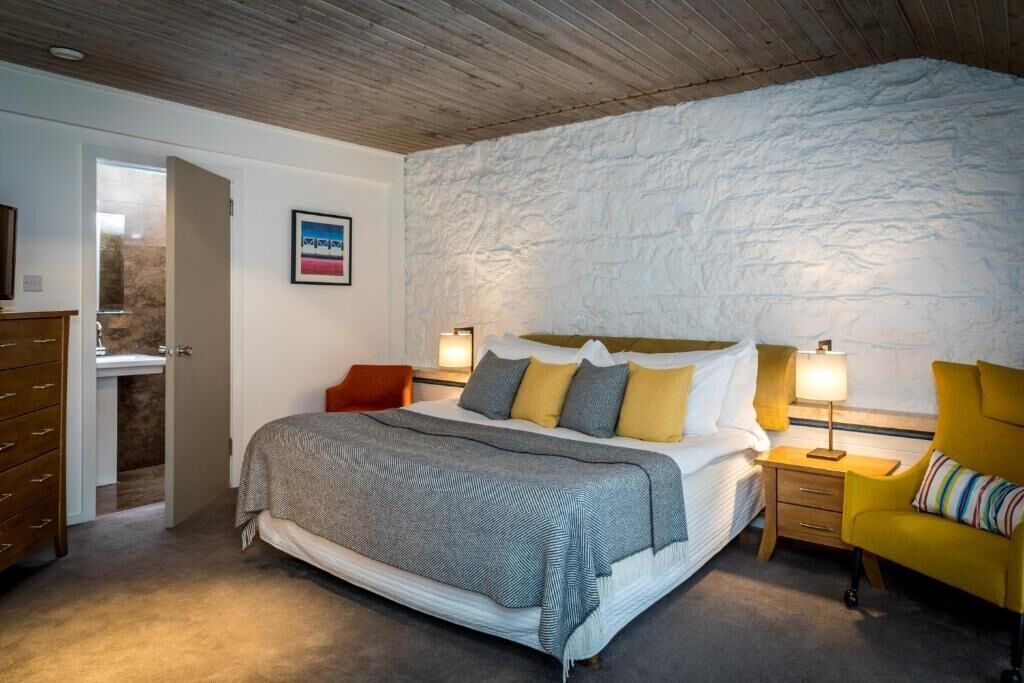 Intimate, Double Bed