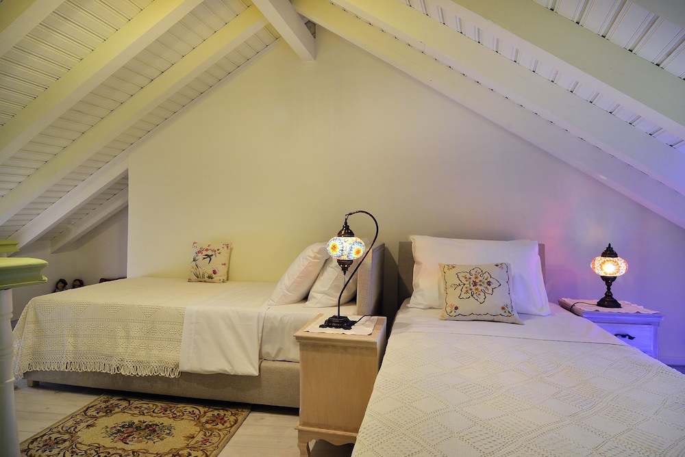 4 ROOMS, JUNIOR SUITE, TWIN BEDS