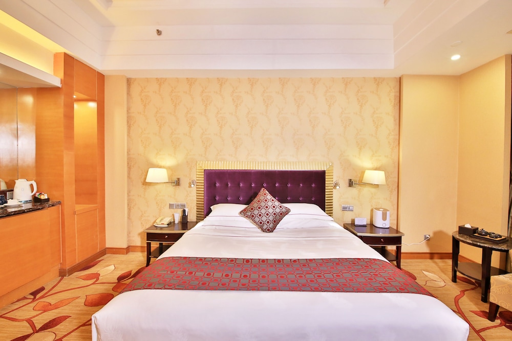 Xinhui Country Garden Phoenix Hotel 20/50