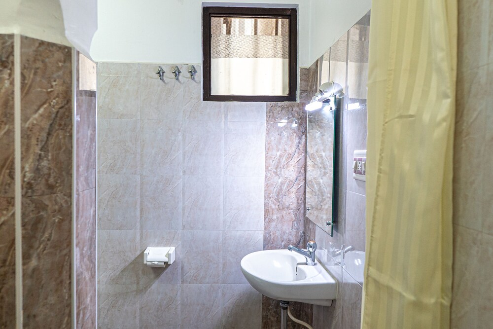 Le Chateau - A Heritage Boutique Hotel 70/72