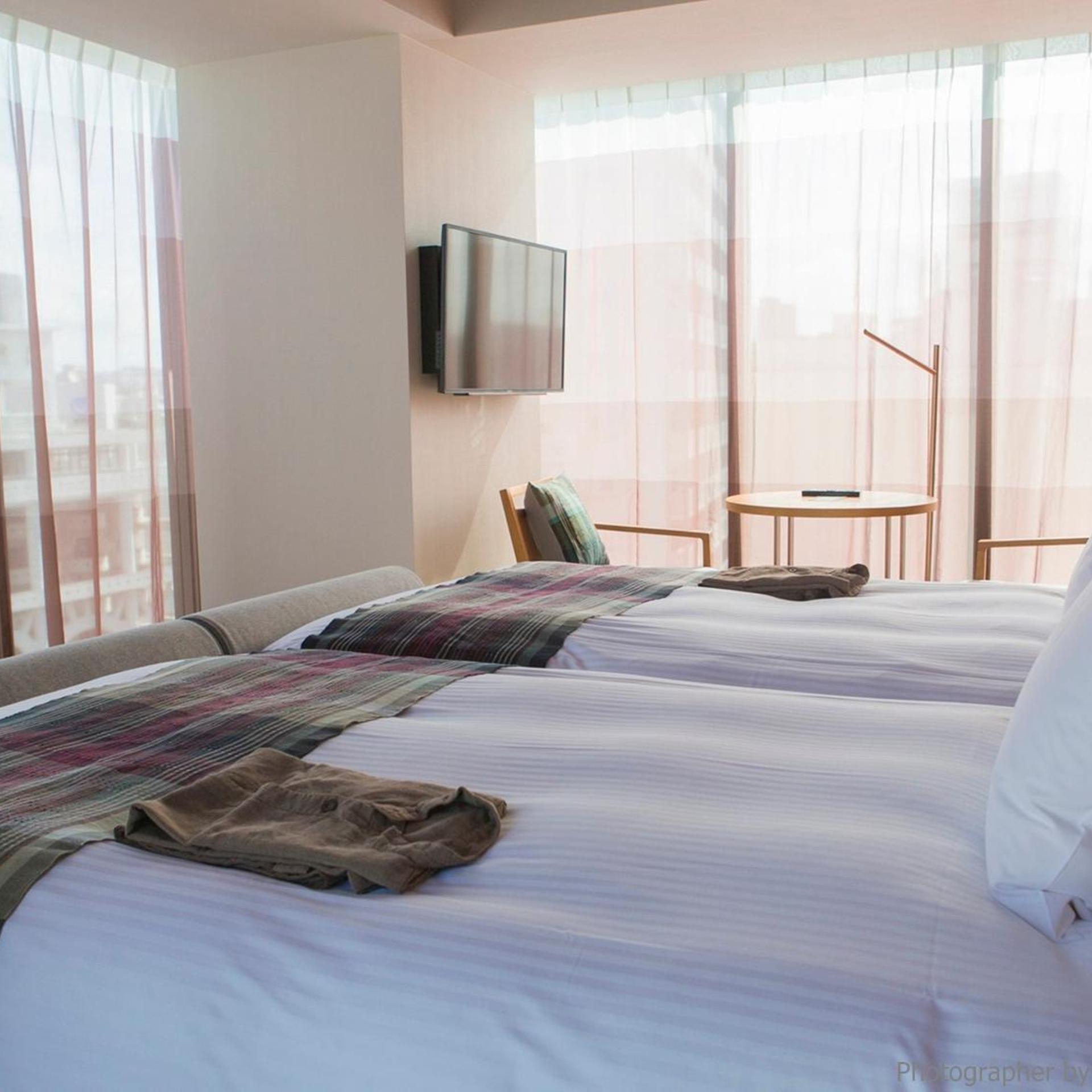 غرفة بريميوم ركنية بسريرين منفصلين، Hotel Strata Naha 5/9