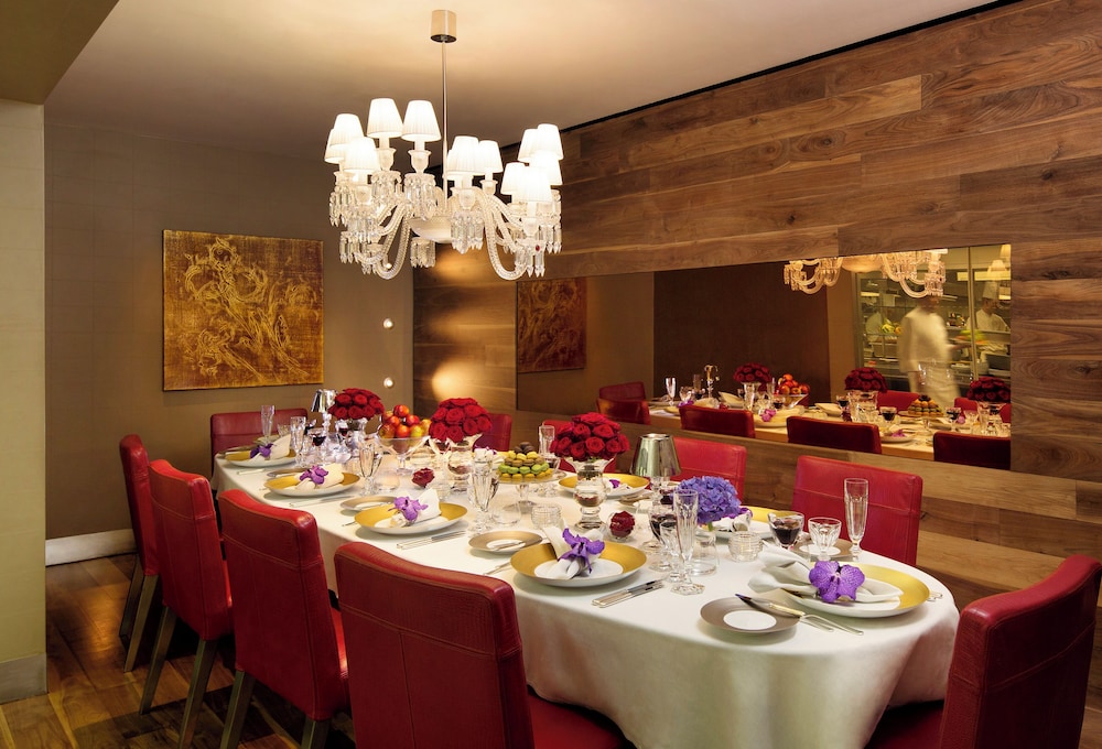The Dorchester Hotel 35/48