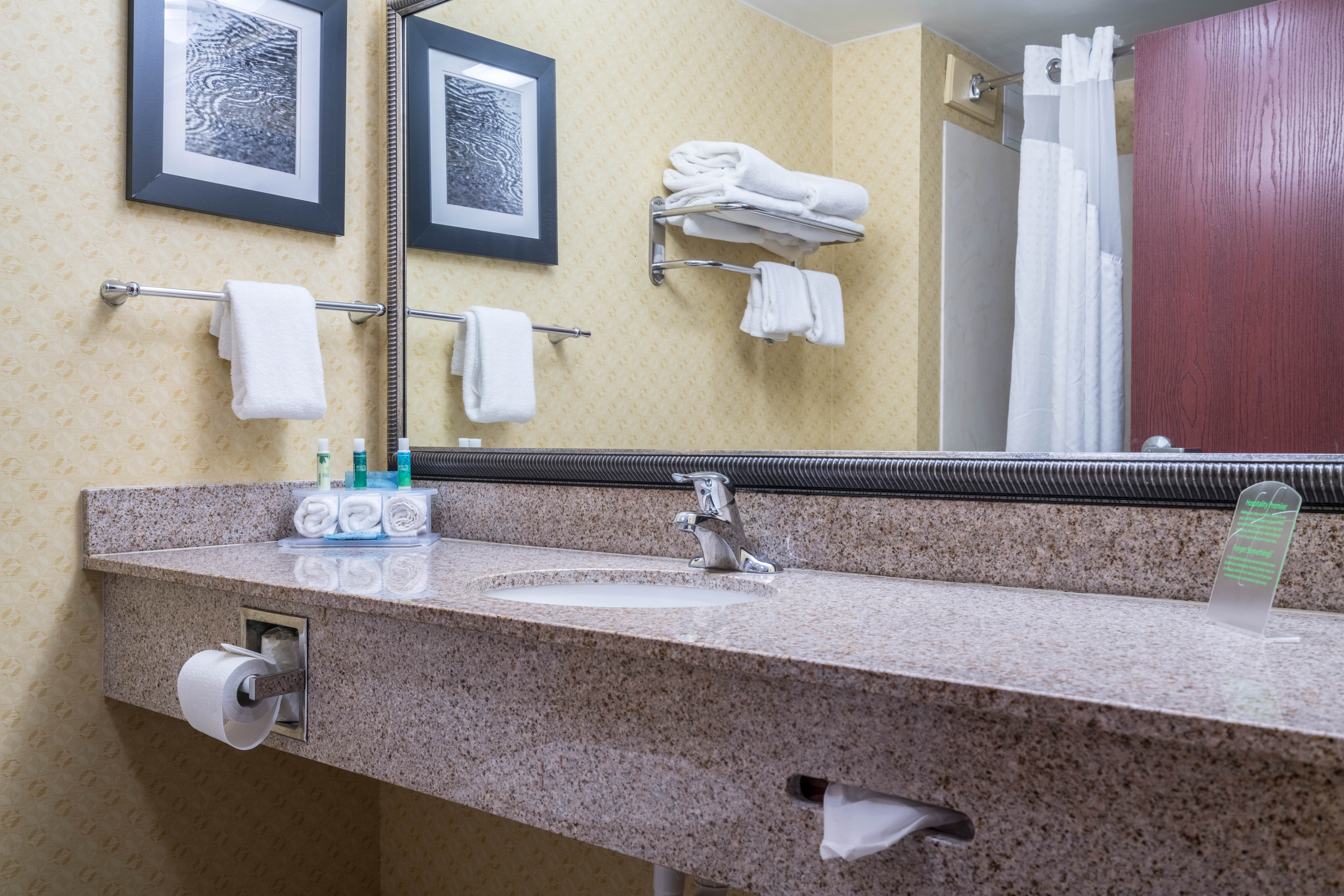 Holiday Inn Express Suites Roanoke Rapids Se 72/72