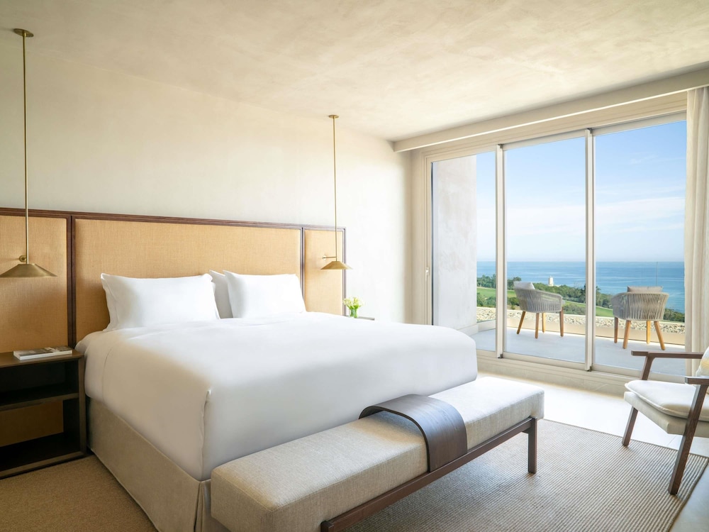 4 Bedrooms, Hacienda, Suite, 4 King Beds, Sea View