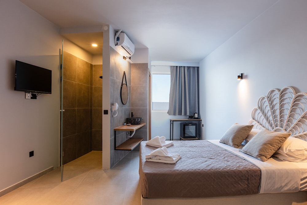 Areti Hotel 13/55