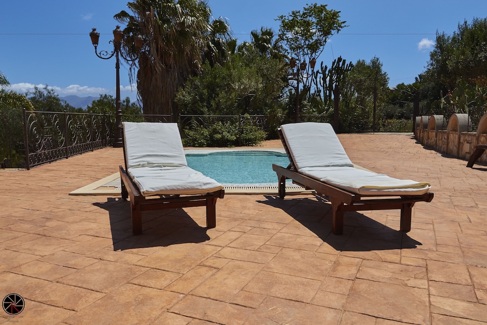 GRAND HOTEL LA BATIA 46/60