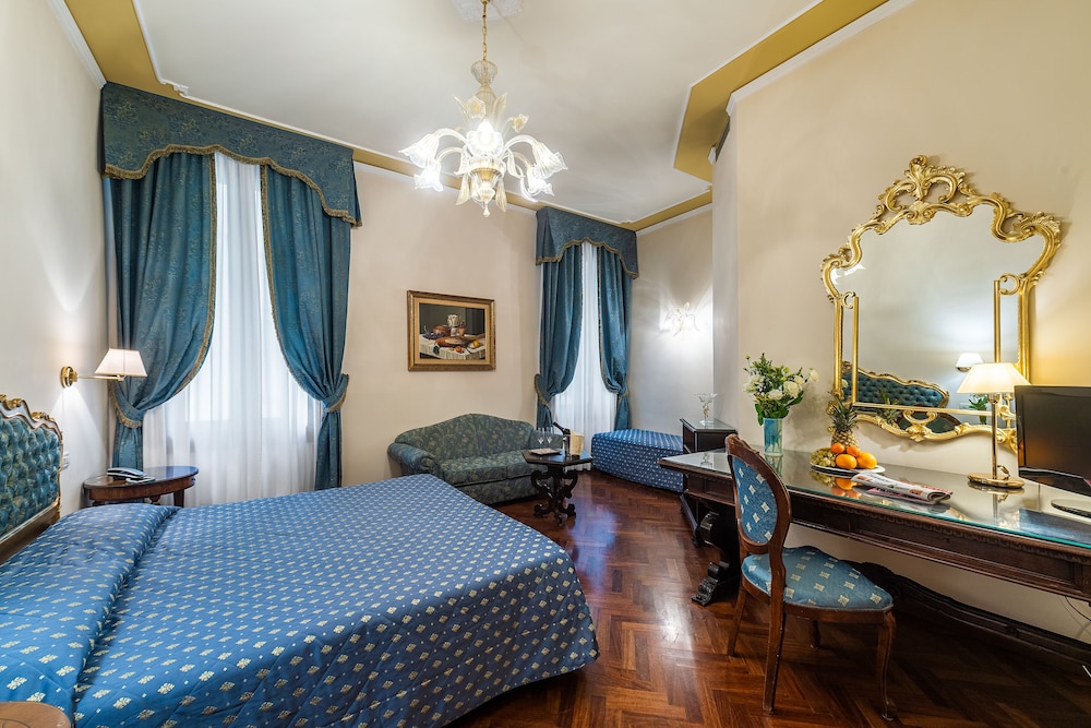 SUPERIOR, DOUBLE OR TWIN BED, CITY VIEW