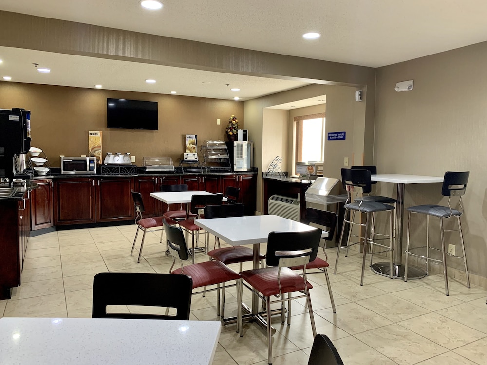 Microtel Inn & Suites By Wyndham Charleston Wv 27/37