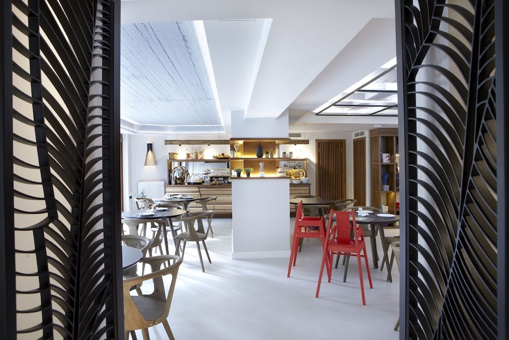 Apollon Library Suites 28/38