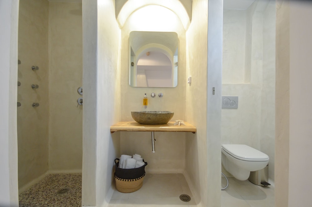 Naxos Nature Suites 37/39